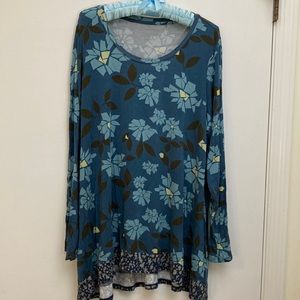 LOGO Long Sleeve Tunic Tee Blue Floral w Pockets and Contrast Hem 1X